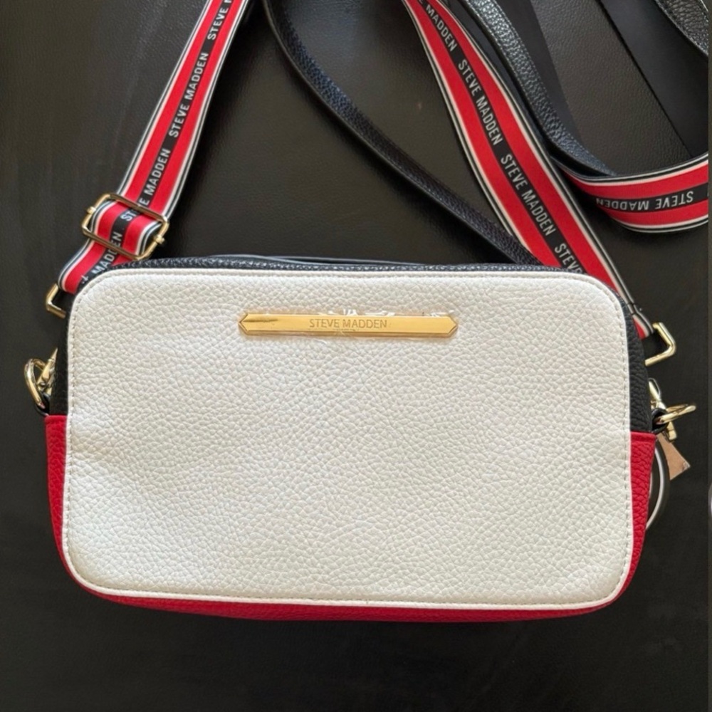 Steve Madden Wallace Camera Crossbody Bag | OS